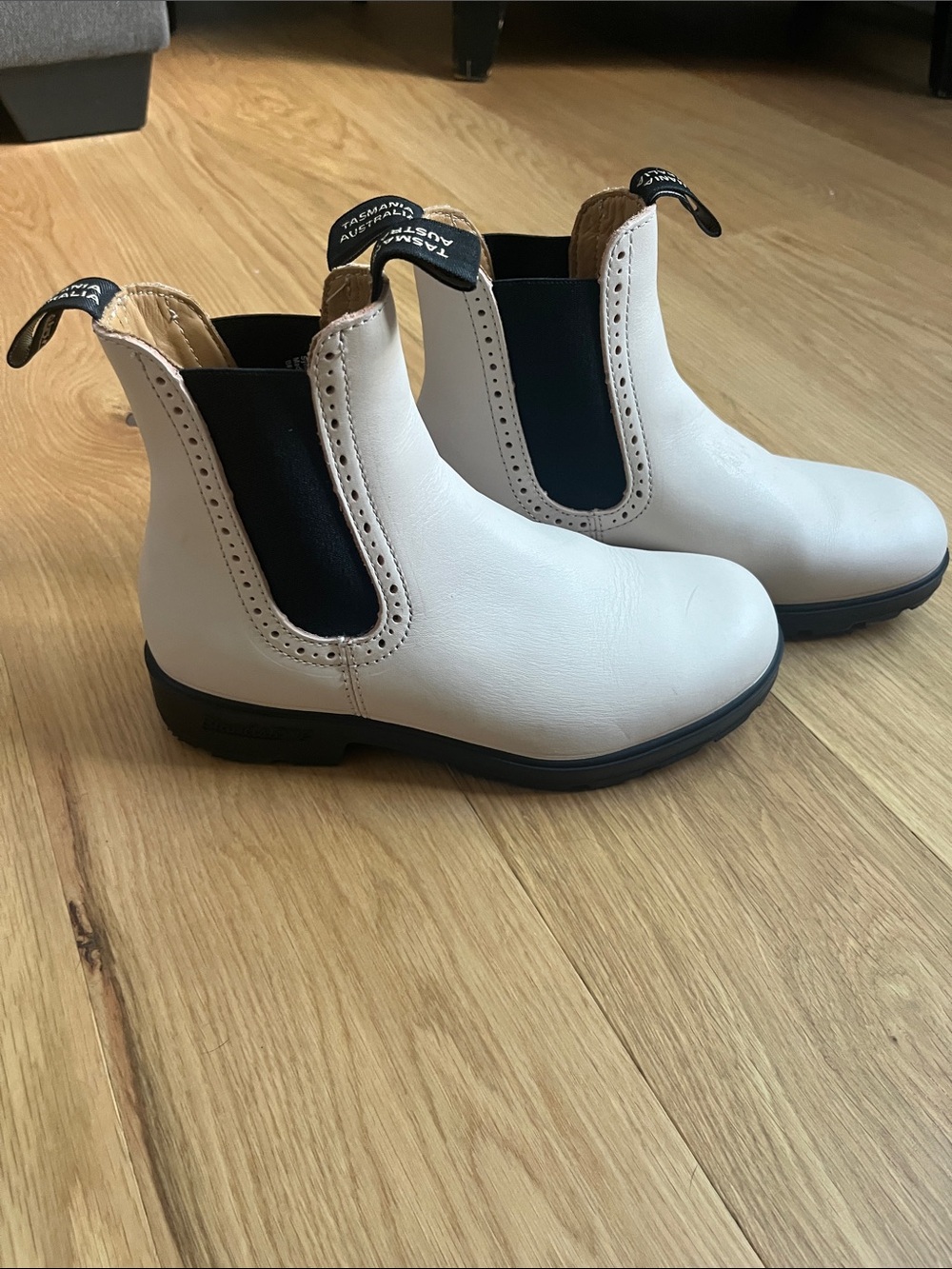 Blundstone Women’s Originals 2156 High Top- Pearl size women’s 8